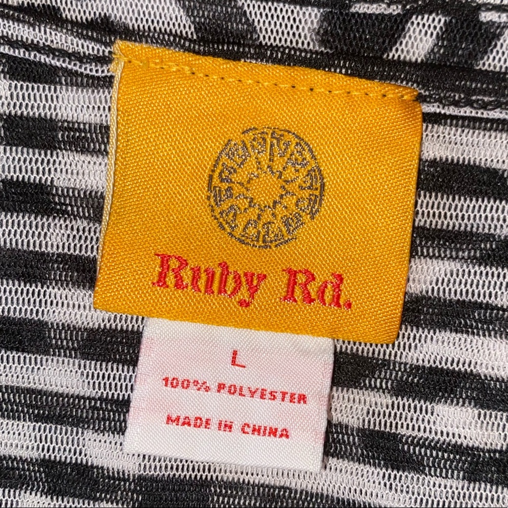 ▪️NWOT Ruby Rd Mesh Layered Top▪️ - Picture 3 of 10
